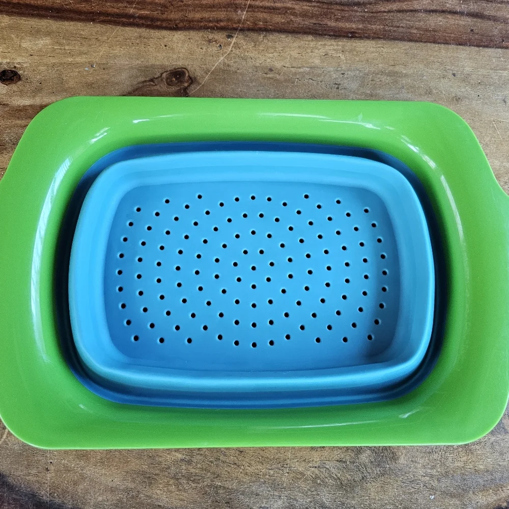 Large Sink Strainer Colander Collapsable Expandable Handles Green and Blue